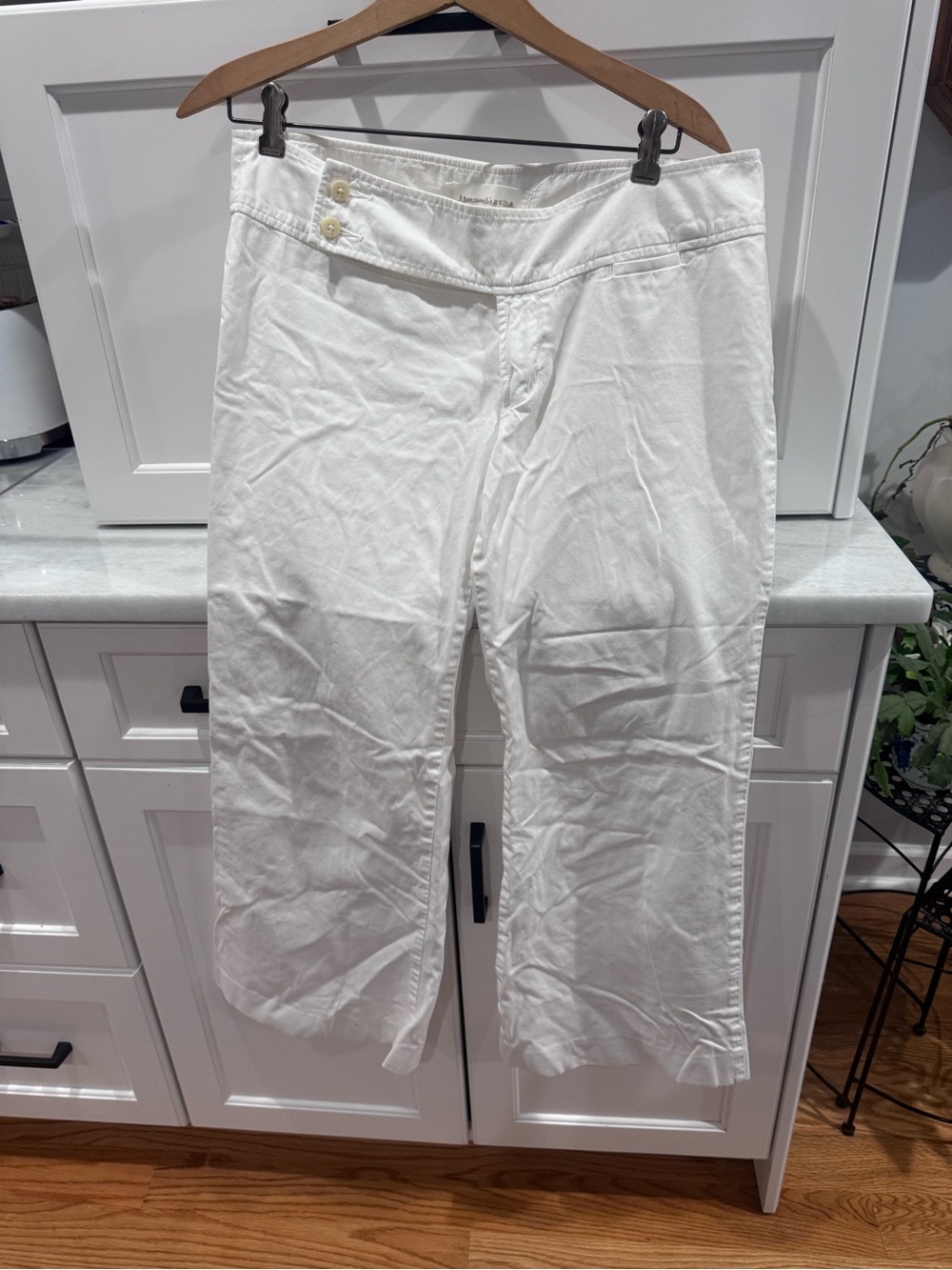 Abercrombie & Fitch White Wide-Leg Jeans with Button Waist